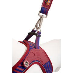 FC Barcelona dog harness with ergonomic design and padded fit – perfect for comfortable walks with your dog.