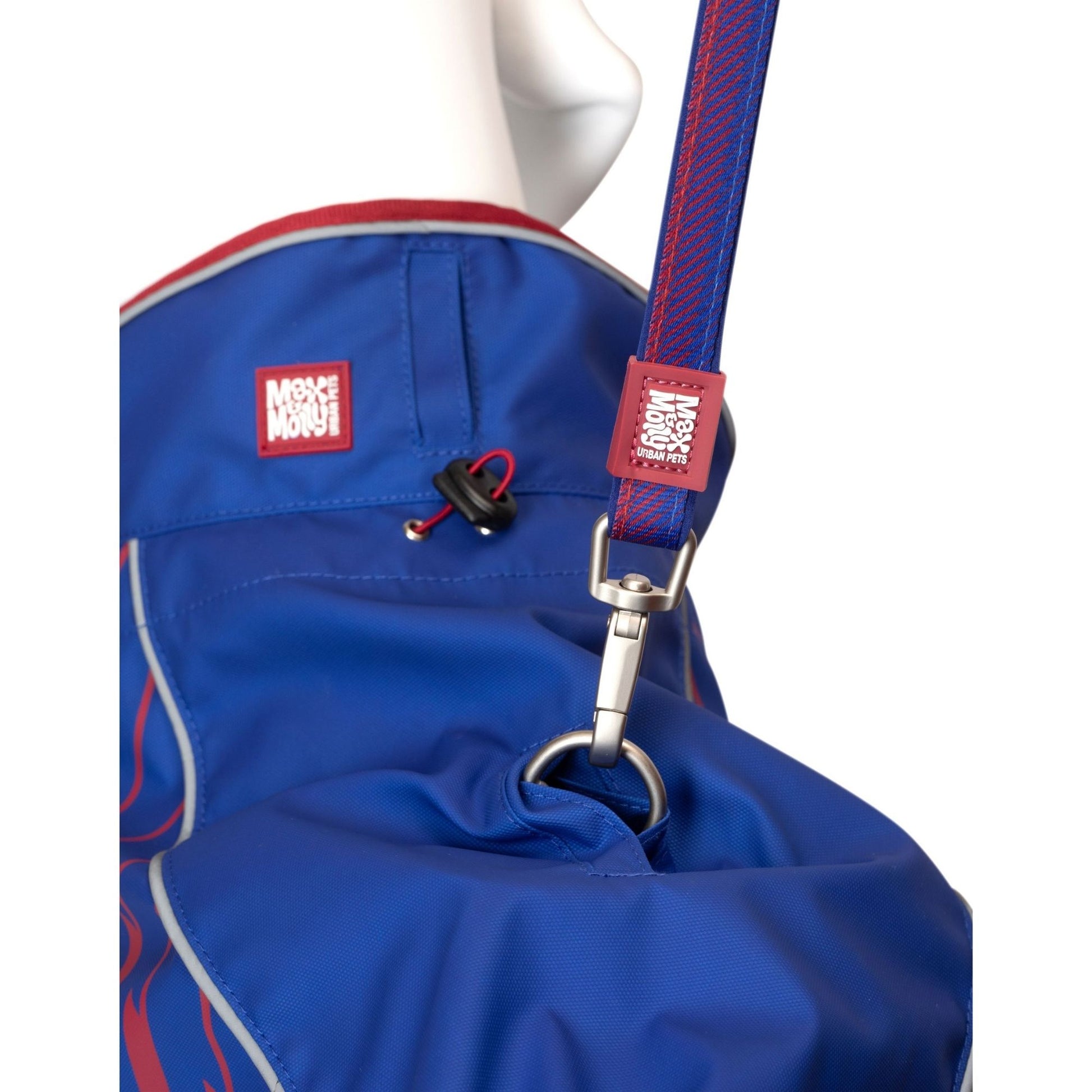 FC Barcelona dog raincoat – waterproof and adjustable for optimal protection on rainy walks.